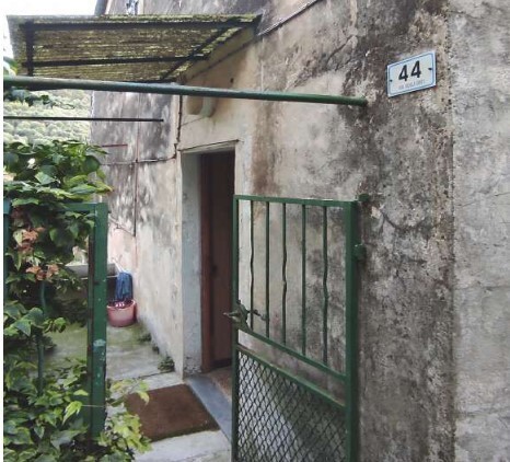 Casa indipendente con terrazzo in via degli orti 44, Imperia