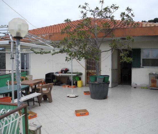 Villa con giardino in via martinazzi 49, Camporosso