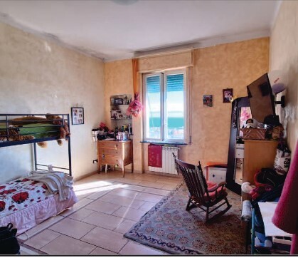 Quadrilocale da ristrutturare in via nicol� copernico 13, Genova