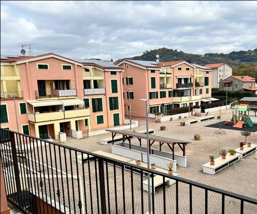 Quadrilocale con terrazzo in via g. spadoni 14, Santo Stefano di Magra