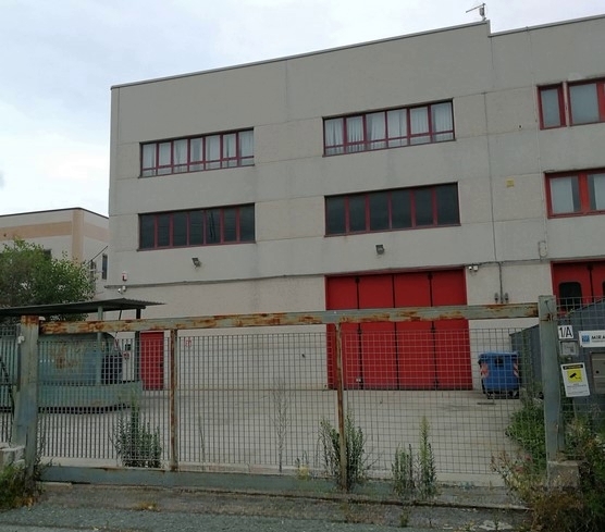 Posto auto coperto da ristrutturare in strada statale 1 446, Vado Ligure