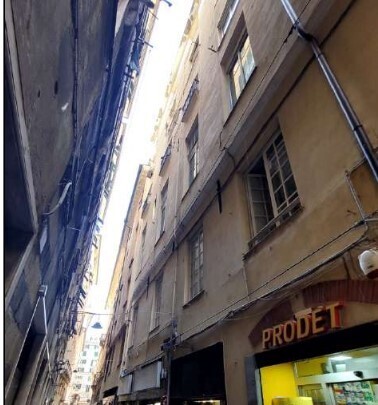 Ufficio da ristrutturare in via san luca 4/13, Genova