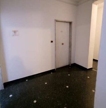 Ufficio da ristrutturare in via san luca 4/13, Genova