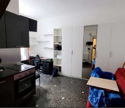 Ufficio da ristrutturare in via san luca 4/13, Genova