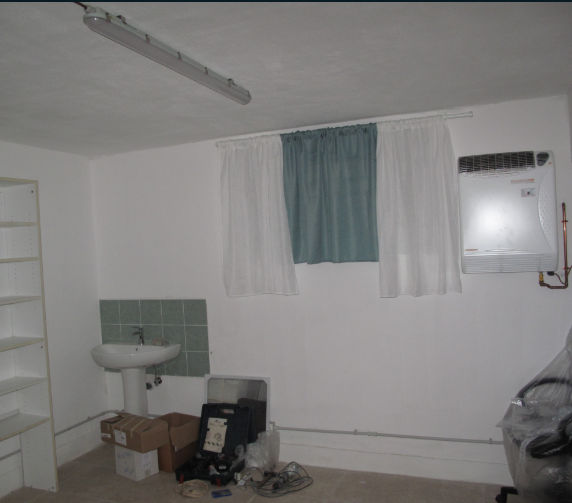 Magazzino da ristrutturare in via fratelli canepa 48a, Serra Ricc�