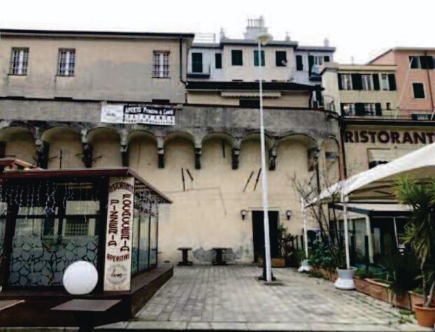 Locale commerciale da ristrutturare in via alla calata marinetta 18, Genova