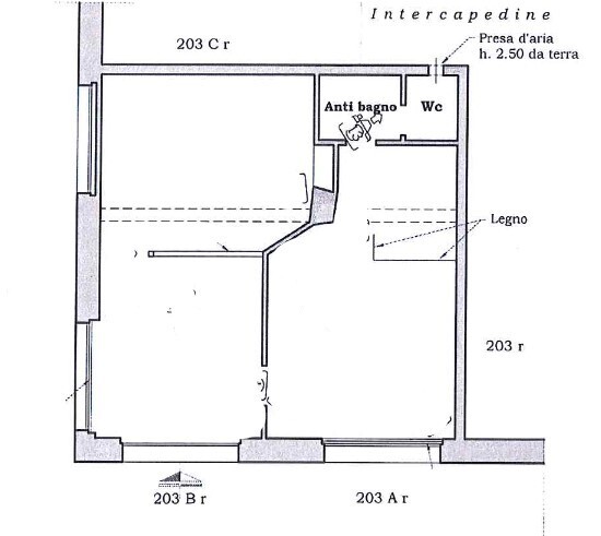 Locale commerciale da ristrutturare in via fereggiano 203a, Genova