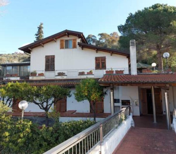 Casa indipendente in vendita in via privata delle rose snc, Diano San Pietro