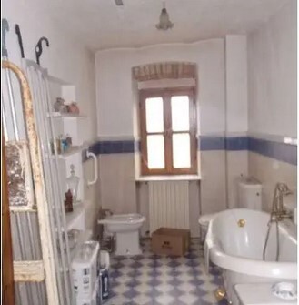 Villa da ristrutturare in via roma 32, Casasco
