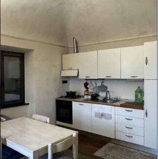 Quadrilocale da ristrutturare in via faje 5, Varazze