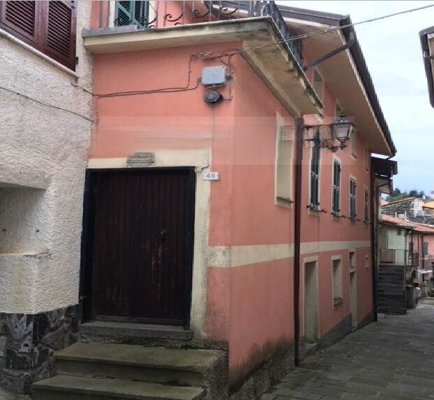 Casa indipendente con terrazzo in via aldo moro 46, Carrodano