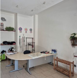 Locale commerciale da ristrutturare in via dei gazzi 51, Loano