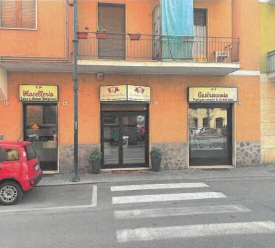 Locale commerciale in vendita in via crenna 17, Acqui Terme