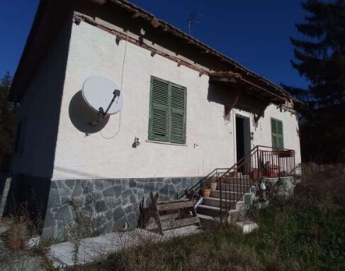 Villa con giardino in localit� pianfrecioso 5, Giusvalla