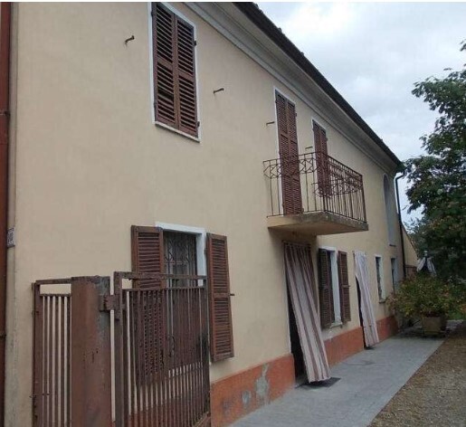 Casa indipendente da ristrutturare in strada canale 91, Castellazzo Bormida
