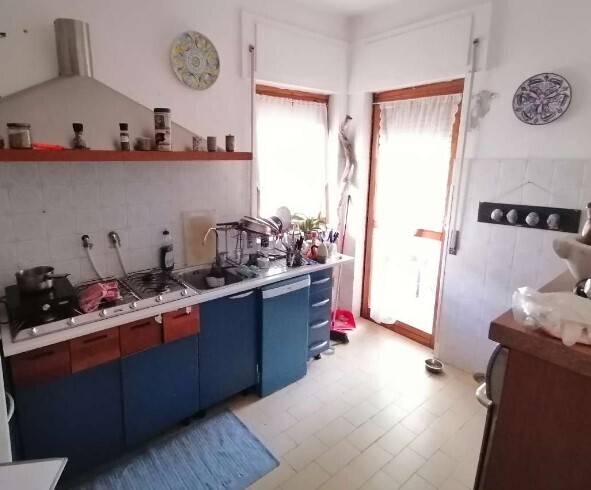 Quadrilocale con giardino in via nino bixio 10/2, Rapallo