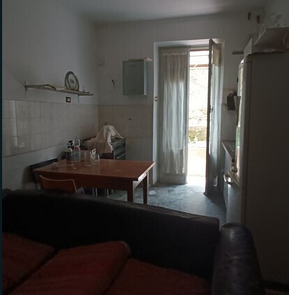 Quadrilocale con giardino in via ventotene 27/4, Genova