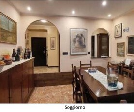 Appartamento da ristrutturare in via fereggiano 30/7, Genova