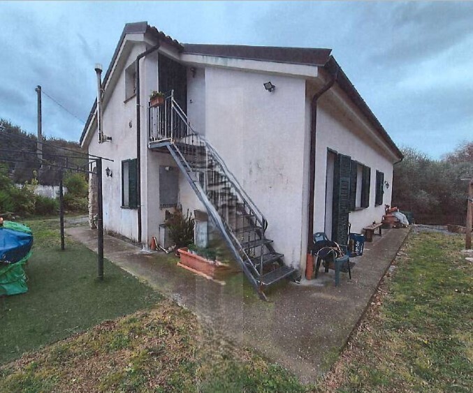 Casa indipendente con giardino in regione la costa 1, Albenga