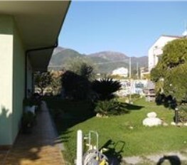 Trilocale con giardino in via bulasce 23, Loano