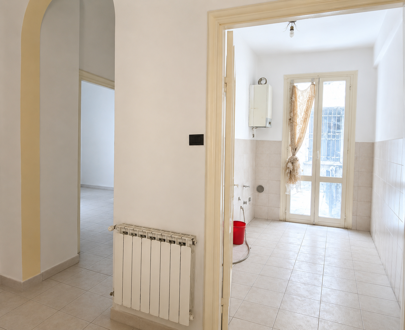 Trilocale con terrazzo in via venezia 21/5, Genova