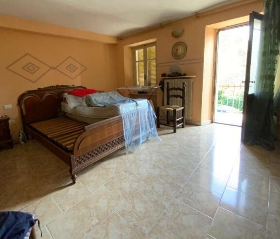 Casa indipendente da ristrutturare in via incisa, Cortiglione