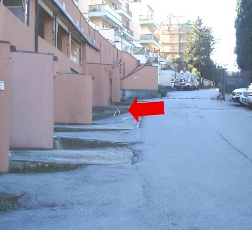 Box/Garage 15mq da ristrutturare in via del roccolo 37/24, Genova