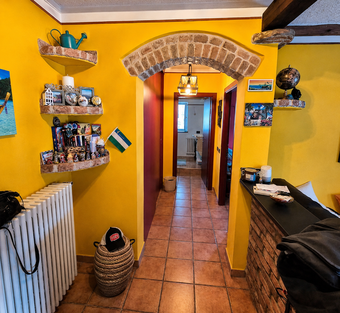 Trilocale con terrazzo in via gresino 28, Varese Ligure