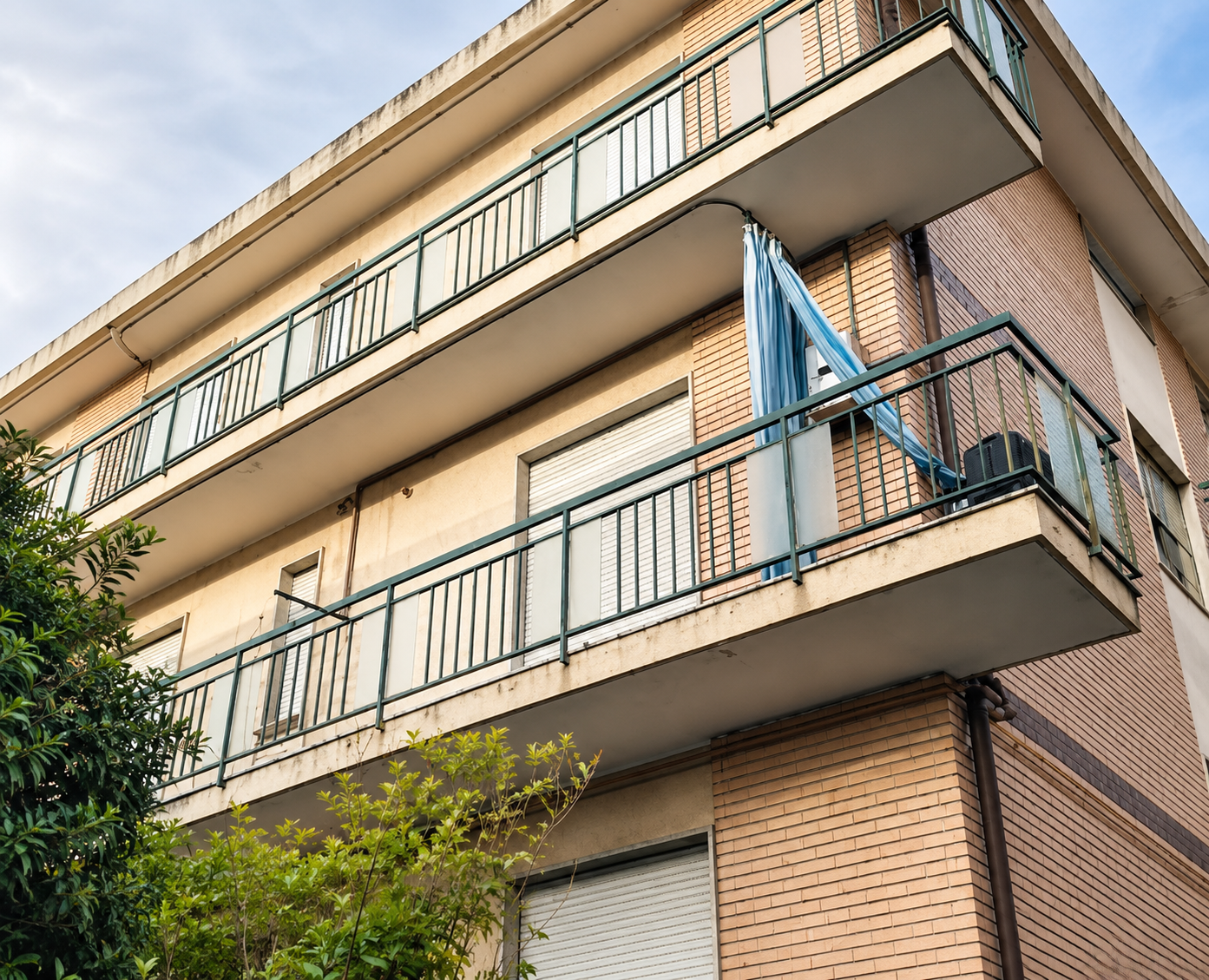 Trilocale da ristrutturare in via francia 28/4, Spotorno
