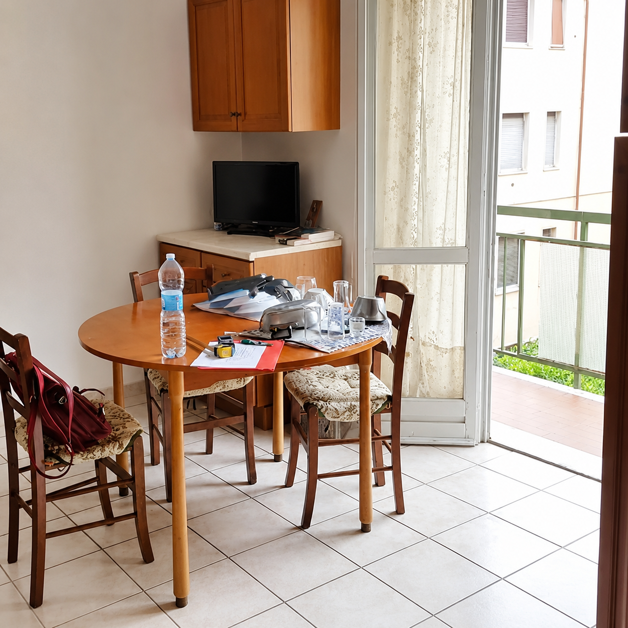 Trilocale da ristrutturare in via francia 28/4, Spotorno