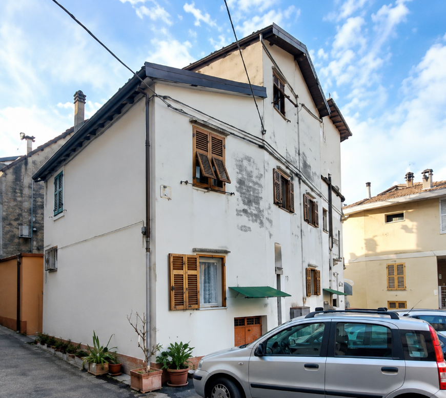 Appartamento da ristrutturare in piazza s.reparata 10, Ventimiglia