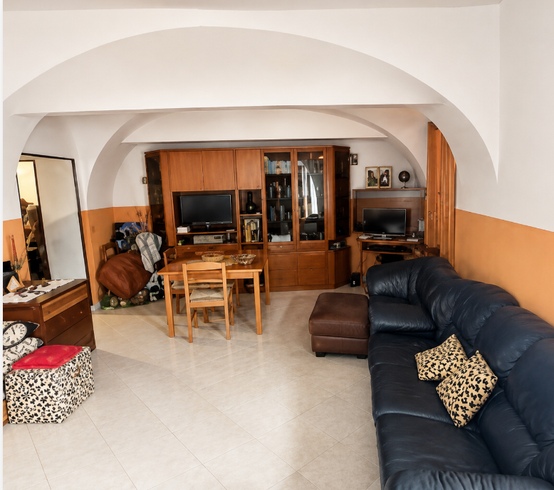 Appartamento da ristrutturare in piazza s.reparata 10, Ventimiglia
