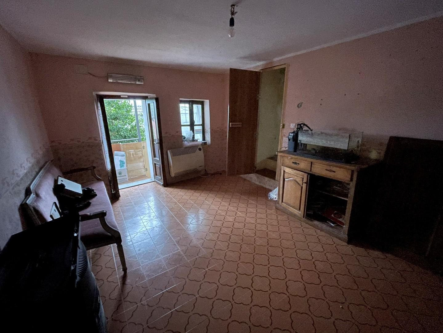 Casa indipendente da ristrutturare in via beltramone 17, Barge