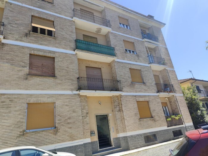 Appartamento da ristrutturare in via ugo foscolo 10, Novi Ligure