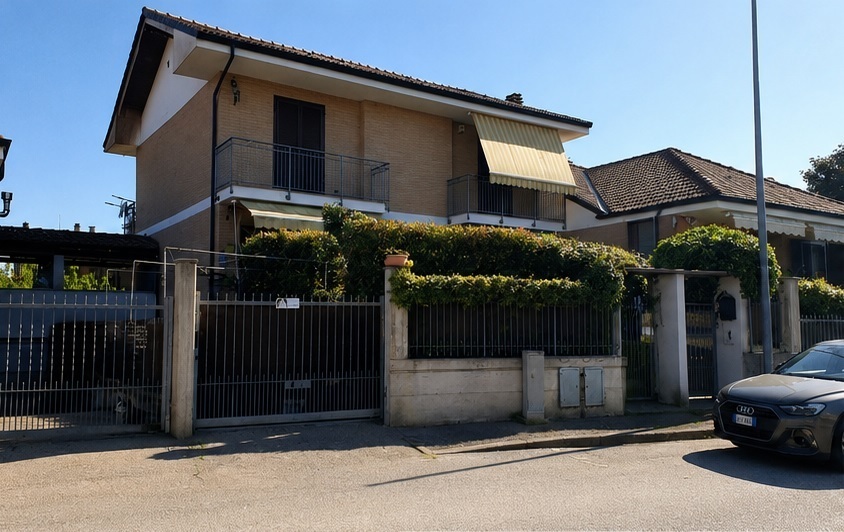 Villa con terrazzo in via isonzo 6, Volvera