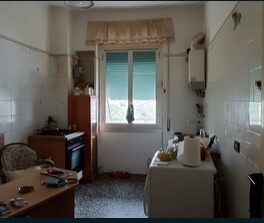 Quadrilocale da ristrutturare in via delle gavette 39b, Genova