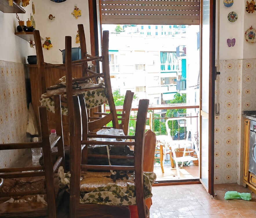 Appartamento da ristrutturare in via del manzasco 9/7, Genova