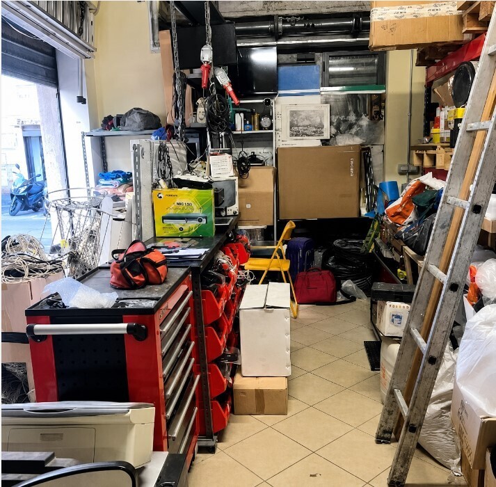 Magazzino in vendita in via del campasso 56r, Genova