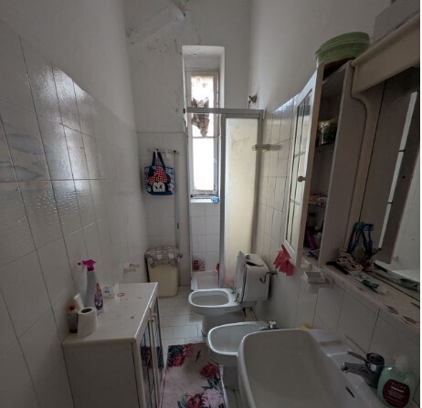 Quadrilocale da ristrutturare in via torino 35, La Spezia