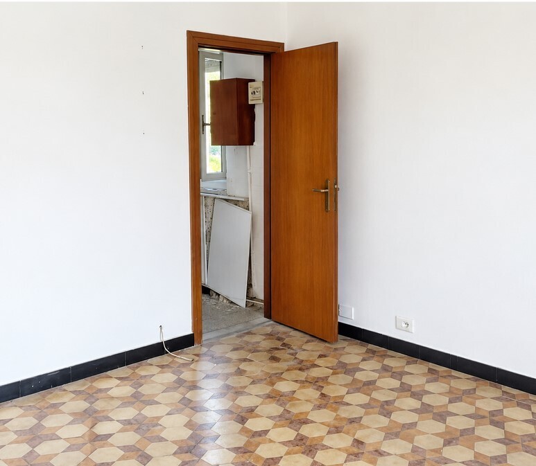Quadrilocale da ristrutturare in via bobbio 64/7, Genova