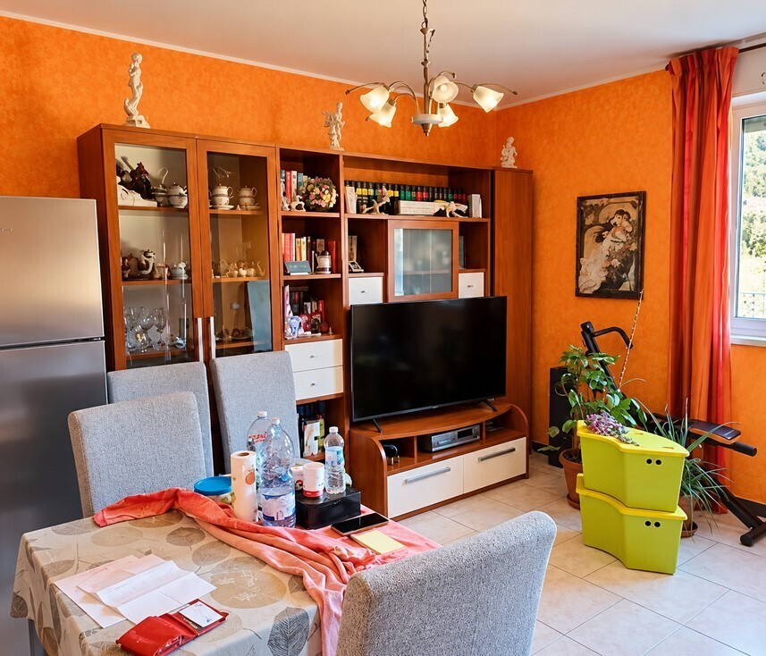 Quadrilocale da ristrutturare in via carlo linneo 304/80, Genova