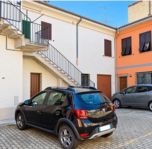 Villetta a schiera da ristrutturare in via cesare cunietti 33, Valenza