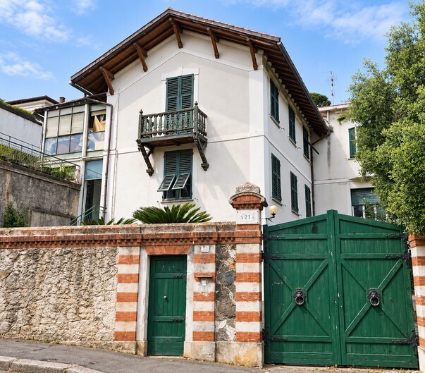 Vendita Appartamento in vendita con terrazzo a Genova in viale giorgio modugno 31/2 - pegli