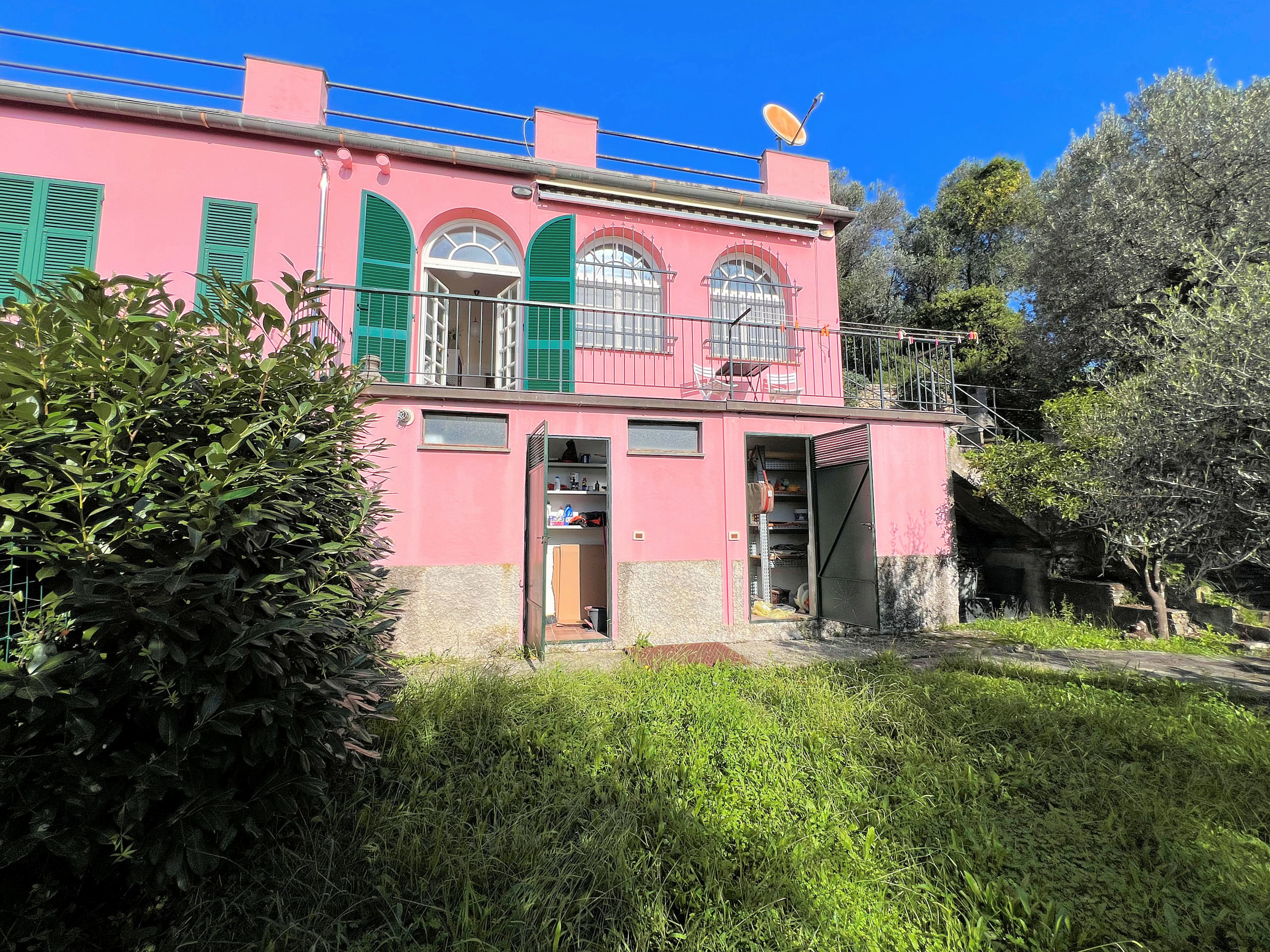 Casa indipendente con giardino in via santi martiri, Recco