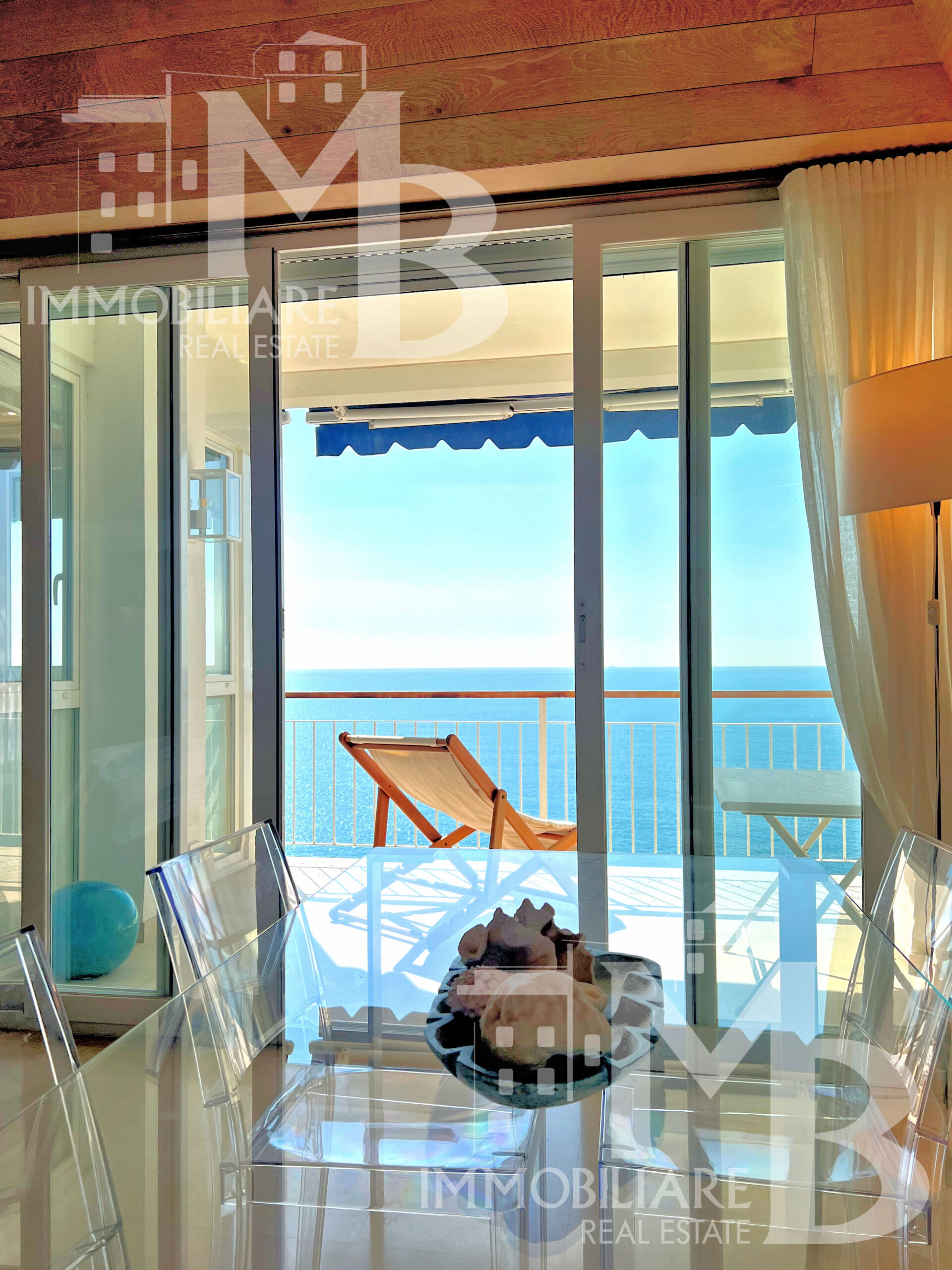 Attico con terrazzo in via alla torre 2, Sori