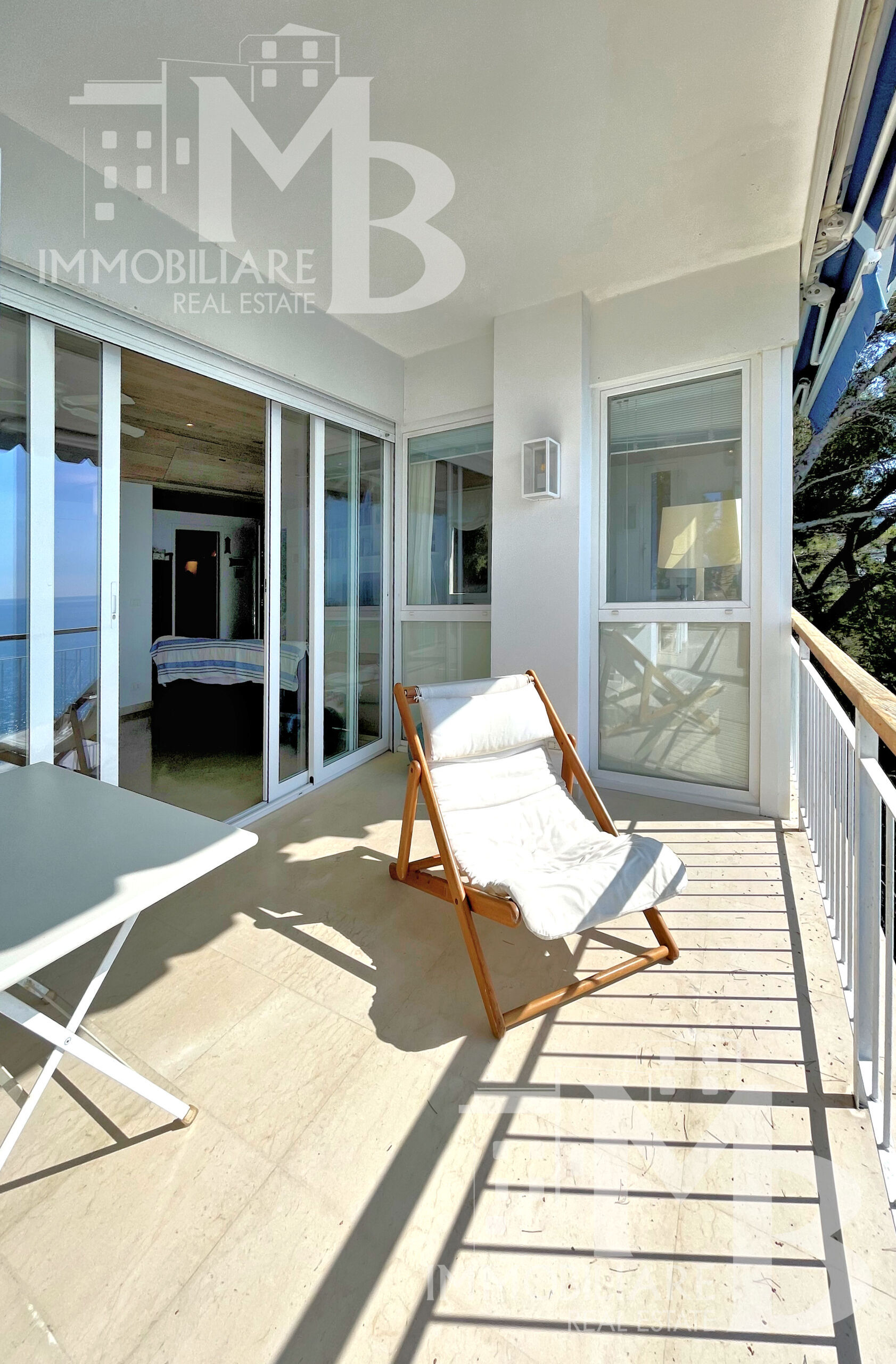 Attico con terrazzo in via alla torre 2, Sori