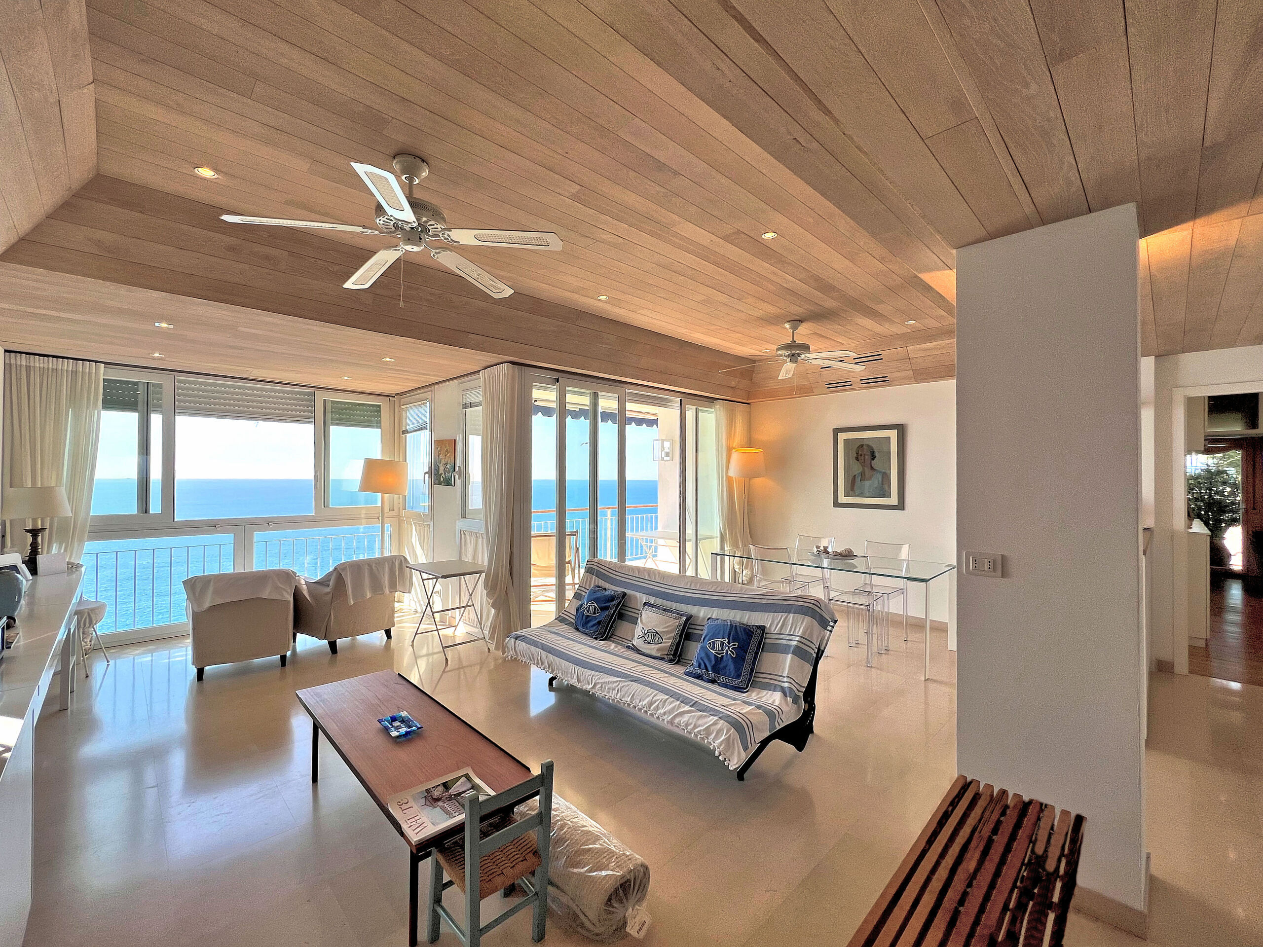 Attico con terrazzo in via alla torre 2, Sori