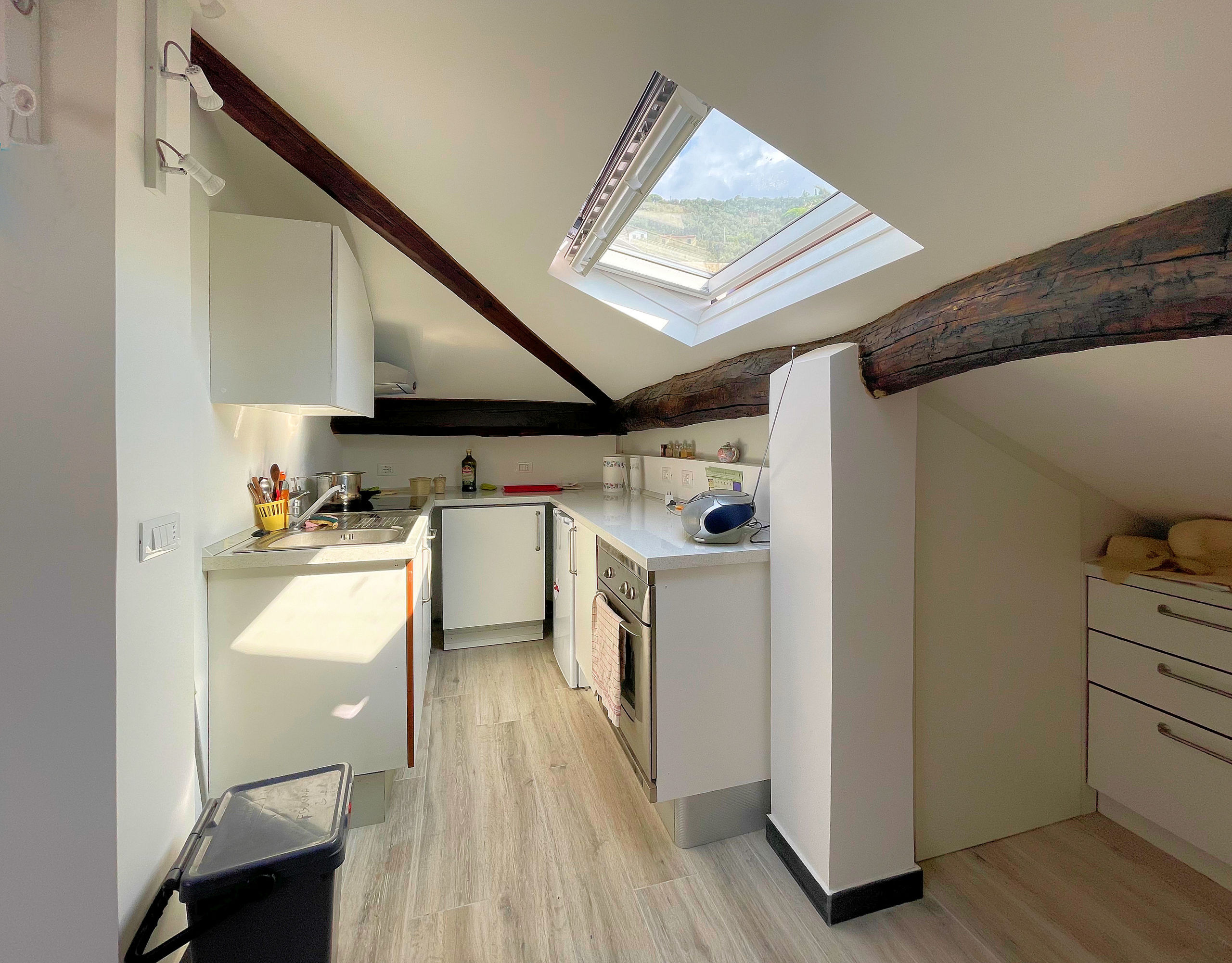 Mansarda vista mare in via f. crispi 12, Sori