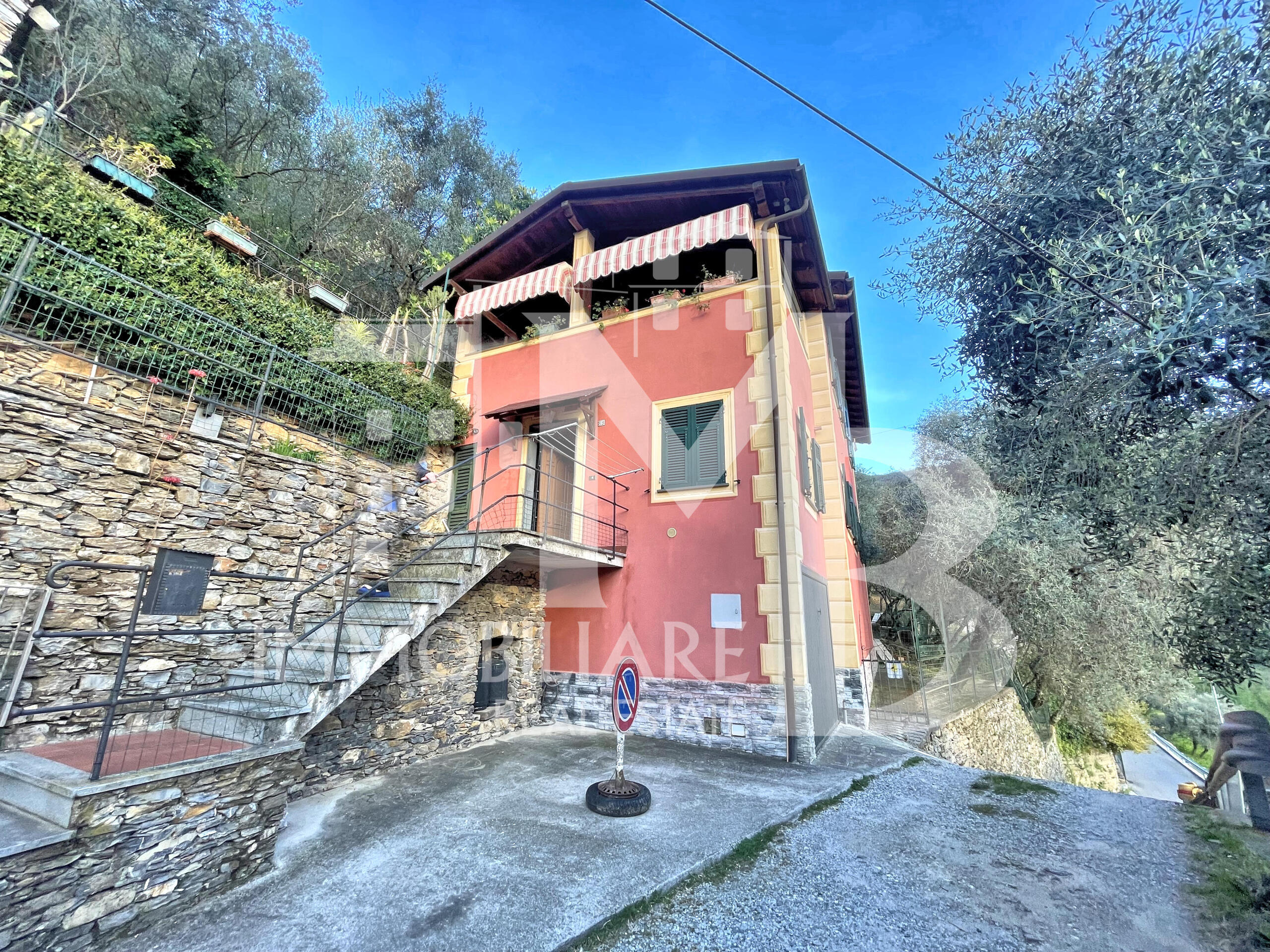 Trilocale con giardino in via del camoglino 6, Avegno