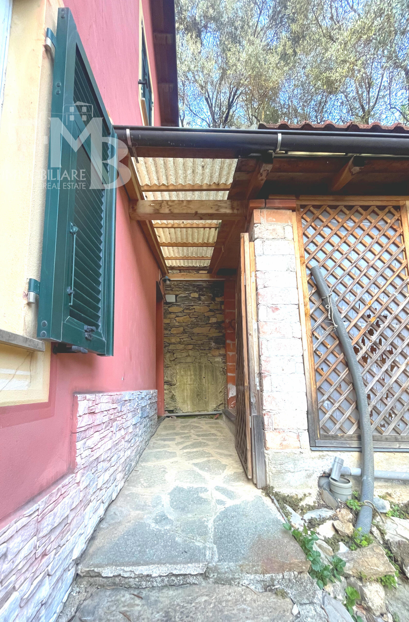 Trilocale con giardino in via del camoglino 6, Avegno